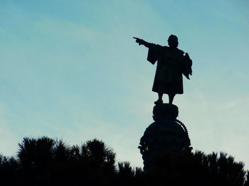 8870292 shadow of christopher columbus statue and blue sky, barcelona, spain